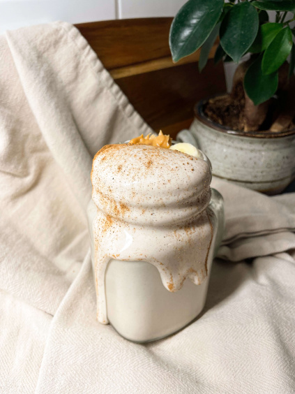 Banan, kanel og jordnødde-shake